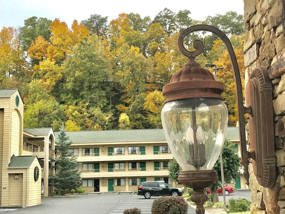 Quality Inn & Suites At Dollywood Lane Pigeon Forge Buitenkant foto